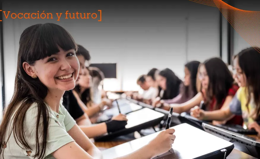 alumna de una carrera creativa en la universidad anahuac 