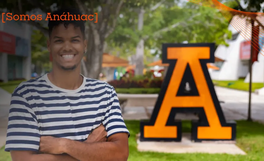 estudiante de la anahuac con campus de fondo