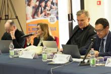 Gloria interviniendo en la asamblea de la RIU, en Roma.