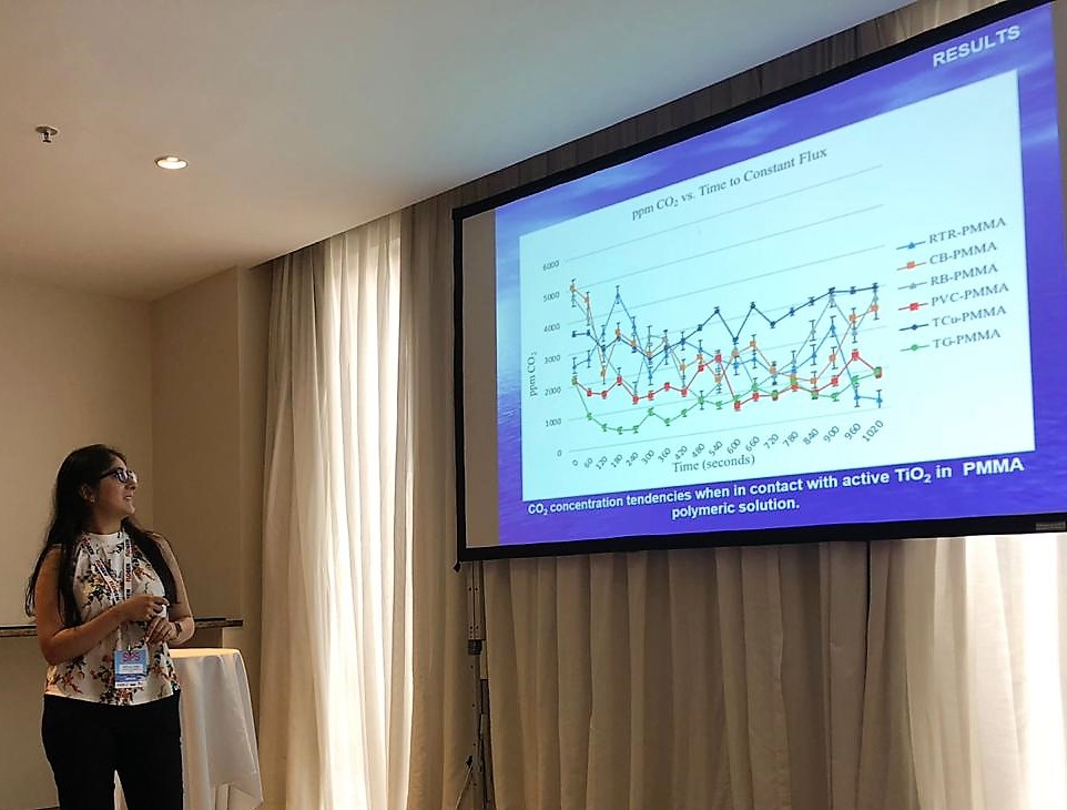 Alumna presentando su investigación en Sustainable Industrial Processing Summit & Exhibition 2018