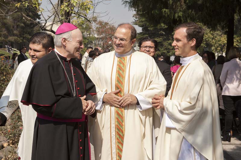 Se realiza la apertura de la Puerta Santa en nuestra Capilla Universitaria