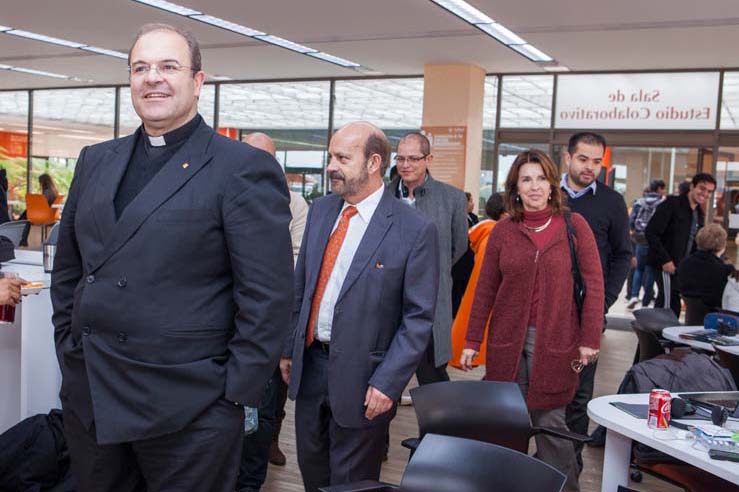 Bendición de la Sala de Estudios Colaborativos de la Biblioteca