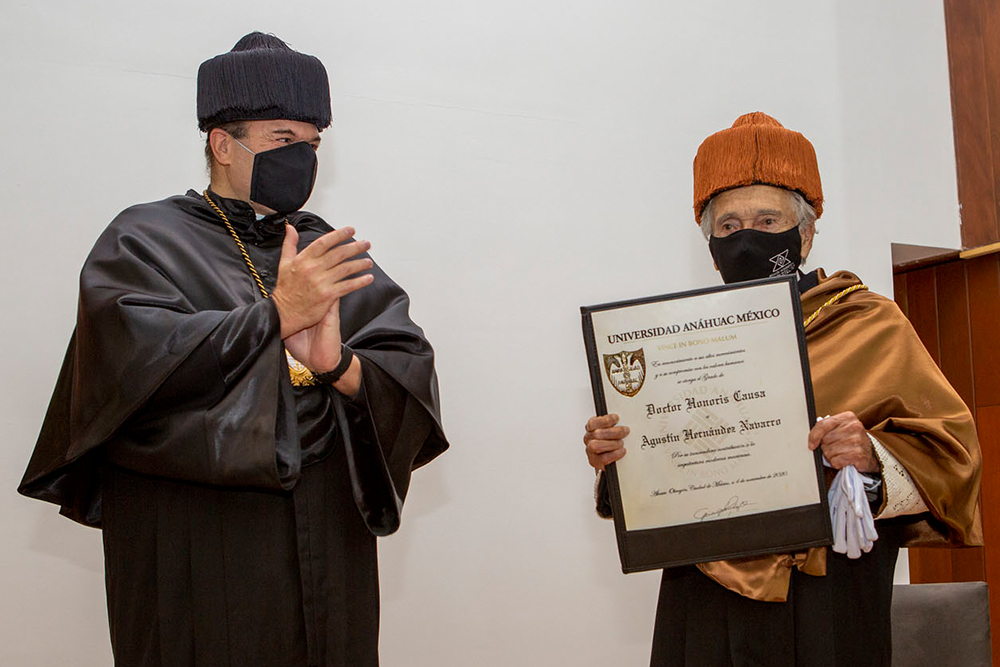 Entrega del Doctorado Honoris Causa al Arq. Agustín Hernández