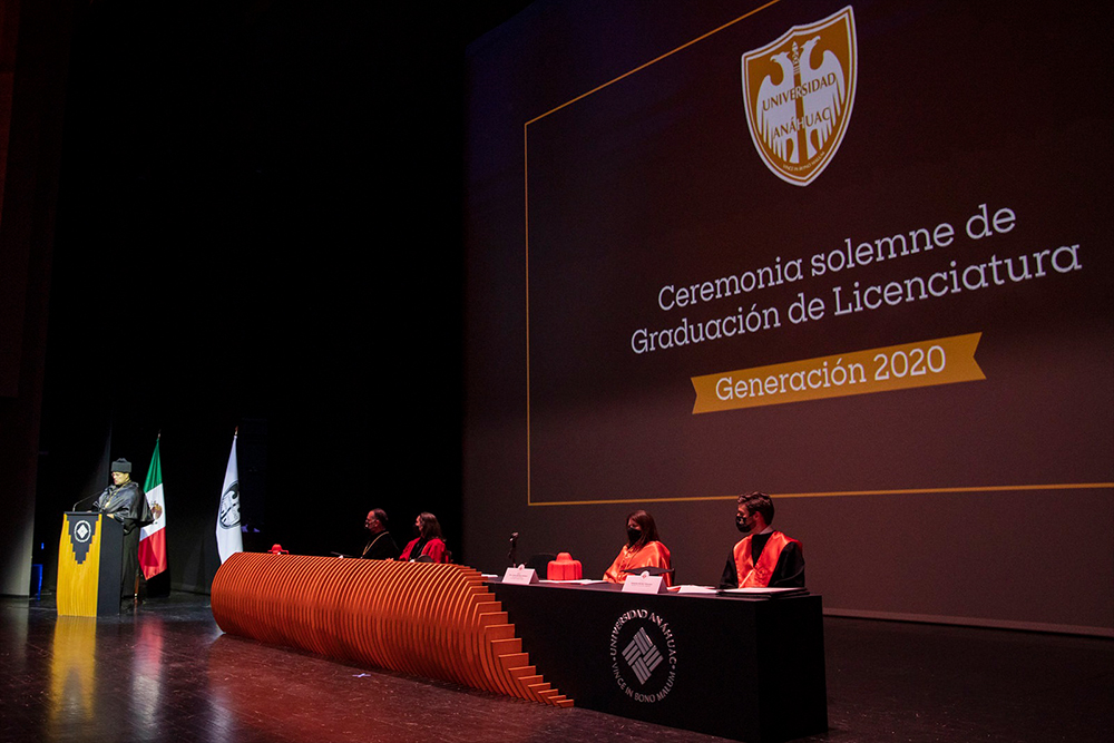 Ceremonia Solemne de Graduación de Licenciatura