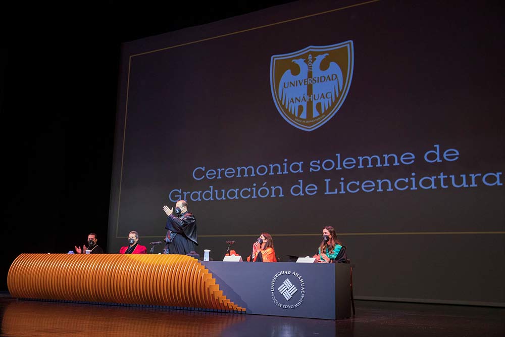 Ceremonia Solemne de Graduación de Licenciatura