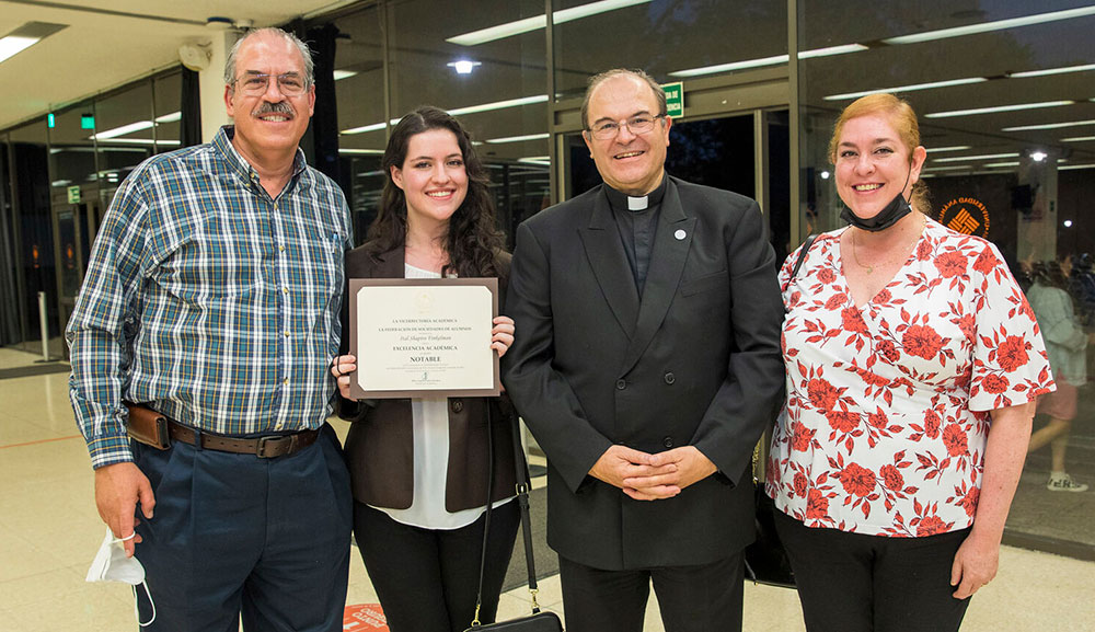 Entrega del Premio a la Excelencia Académica