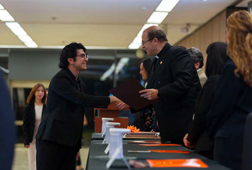 Entrega del Premio a la Excelencia Académica