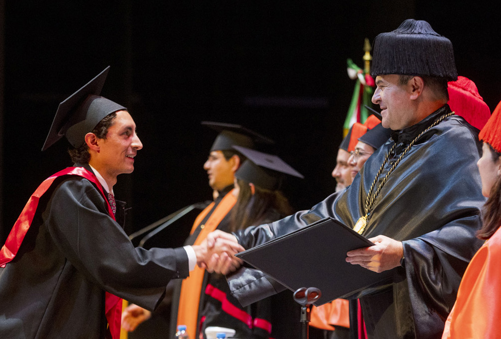 Ceremonia de graduación de licenciatura