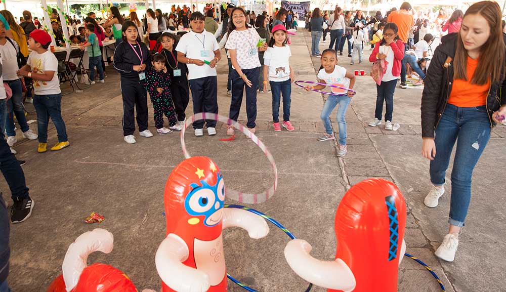 ASUA dibuja una sonrisa y regala diversión a más de 800 niños