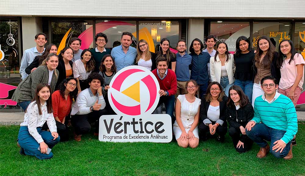 Alumnos de Vértice dialogan con José Carlos Ramírez, gerente del Gran Premio de México de la Fórmula 1