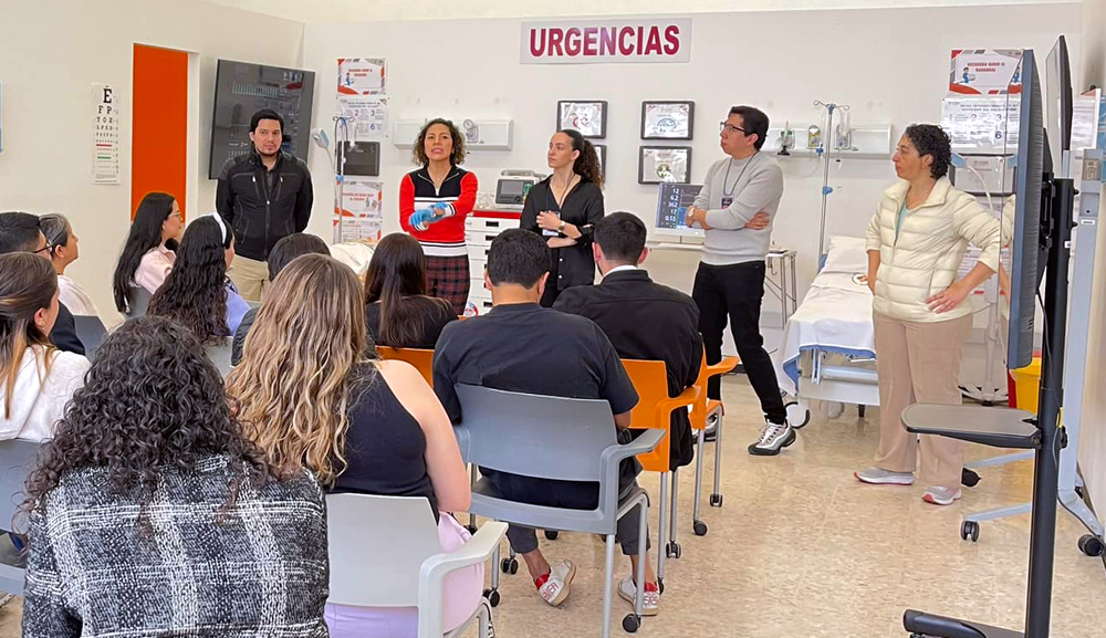 Alumnos de la Facultad de Bioética participan en el taller Toma de Decisiones Críticas en Medicina: Fronteras de la Bioética Mediante Simulación