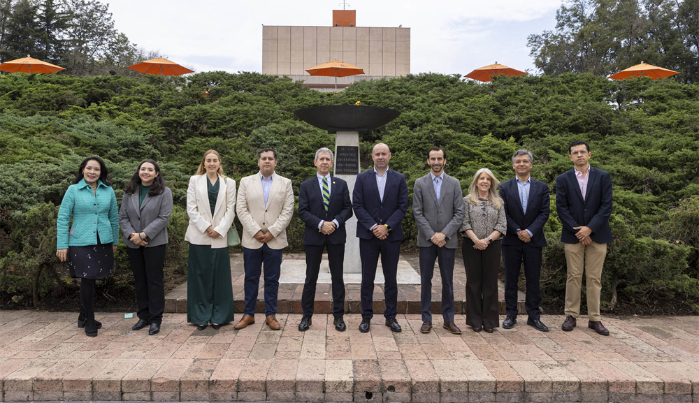 La Anáhuac y Abbott renuevan su alianza estratégica para impulsar la innovación en salud