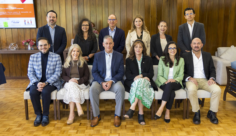 Impulsamos la formación de talento profesional mediante la alianza con PwC