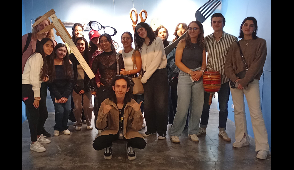 Alumnos de la Facultad de Diseño visitan el Museo del Objeto