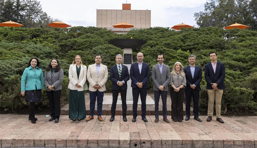 La Anáhuac y Abbott renuevan su alianza estratégica para impulsar la innovación en salud