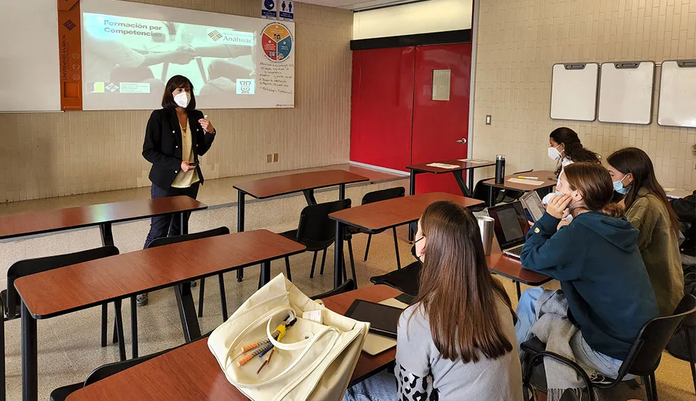 Docente de la Universidad Francisco de Vitoria imparte master class sobre formación de competencias