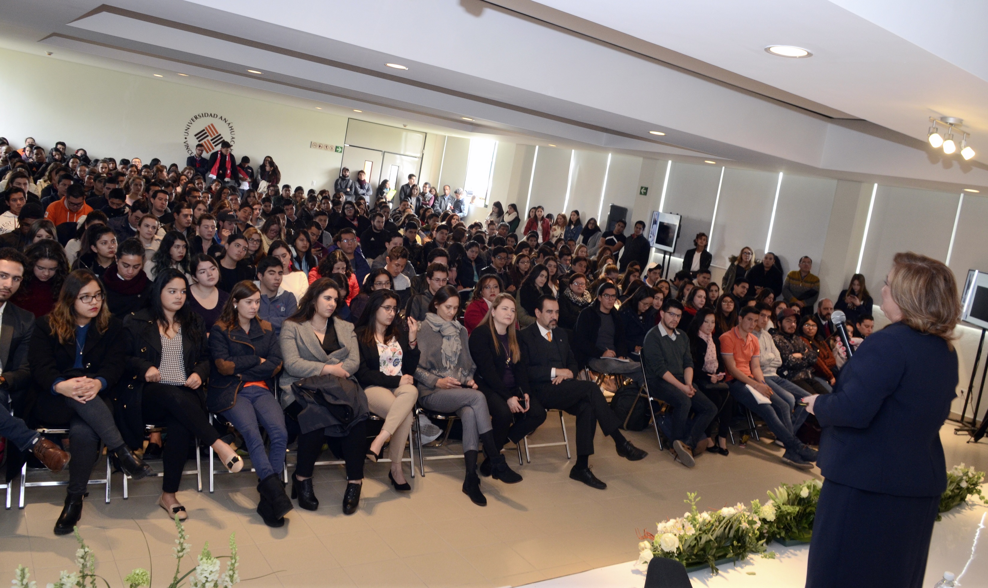 Directora Internacional de Clōe, marca prestigiada de moda, dicta Cátedra en la Universidad Anáhuac