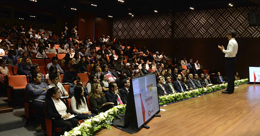 CEO del Grupo Financiero HSBC México imparte conferencia en la Universidad Anáhuac