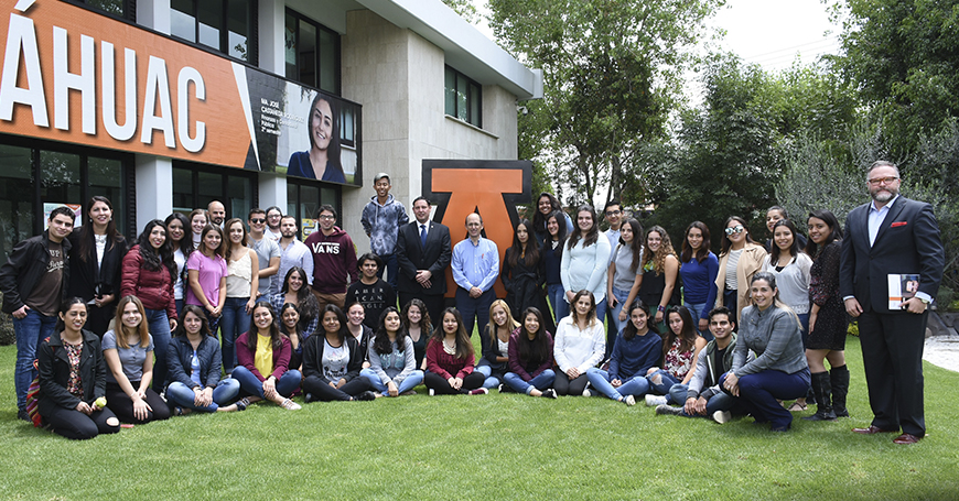 Alumnos de la Universidad Anáhuac se reúnen con el Secretario de Turismo del Municipio de Puebla