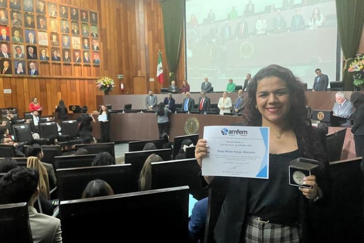 ALUMNA EXCELENCIA ACADÉMICA AMFEM