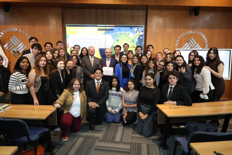 EMBAJADOR-JORGE-CASTRO-VALLE