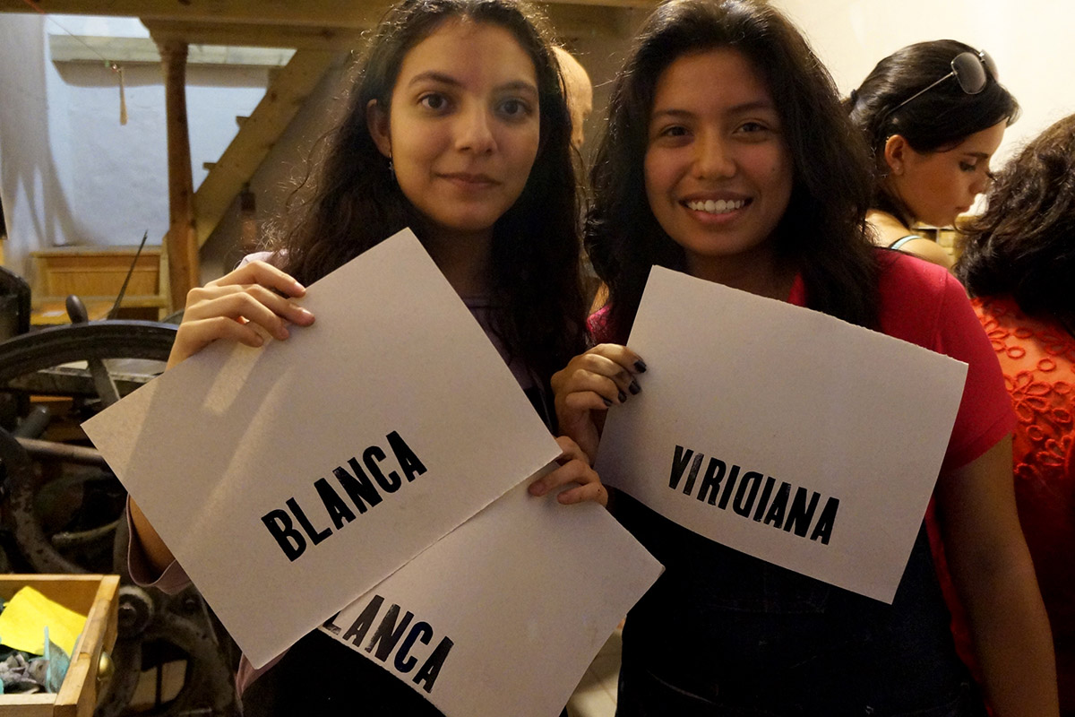 4 / 6 - Alumnos de Diseño Gráfico visitan La Ceiba Gráfica 4 / 6 - Alumnos de Diseño Gráfico visitan La Ceiba Gráfica