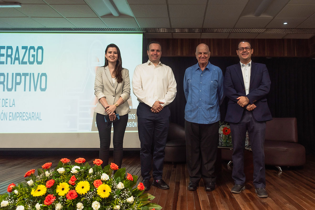 1 / 7 - Liderazgo Disruptivo: La Clave de la Innovación Empresarial 1 / 7 - Liderazgo Disruptivo: La Clave de la Innovación Empresarial