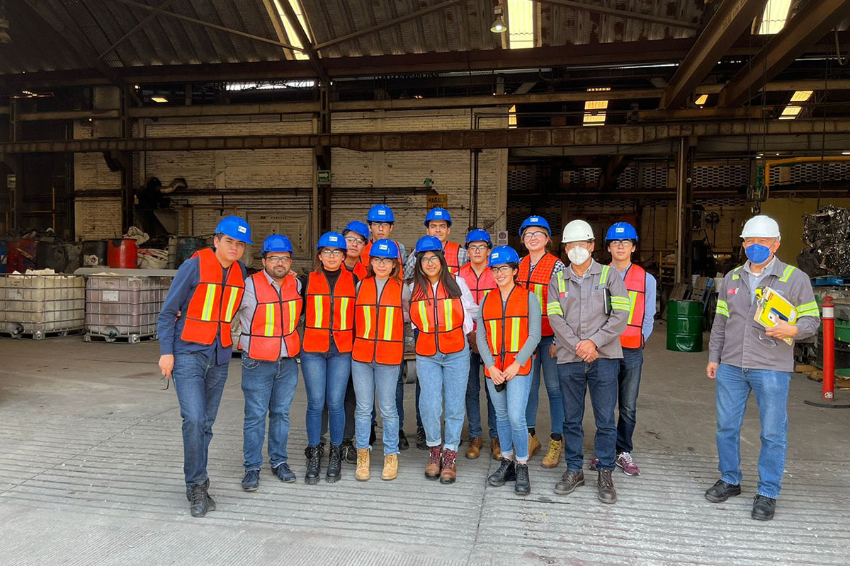 3 / 4 - Visita Industrial de la Escuela de Ingeniería a FYMSSSA 3 / 4 - Visita Industrial de la Escuela de Ingeniería a FYMSSSA