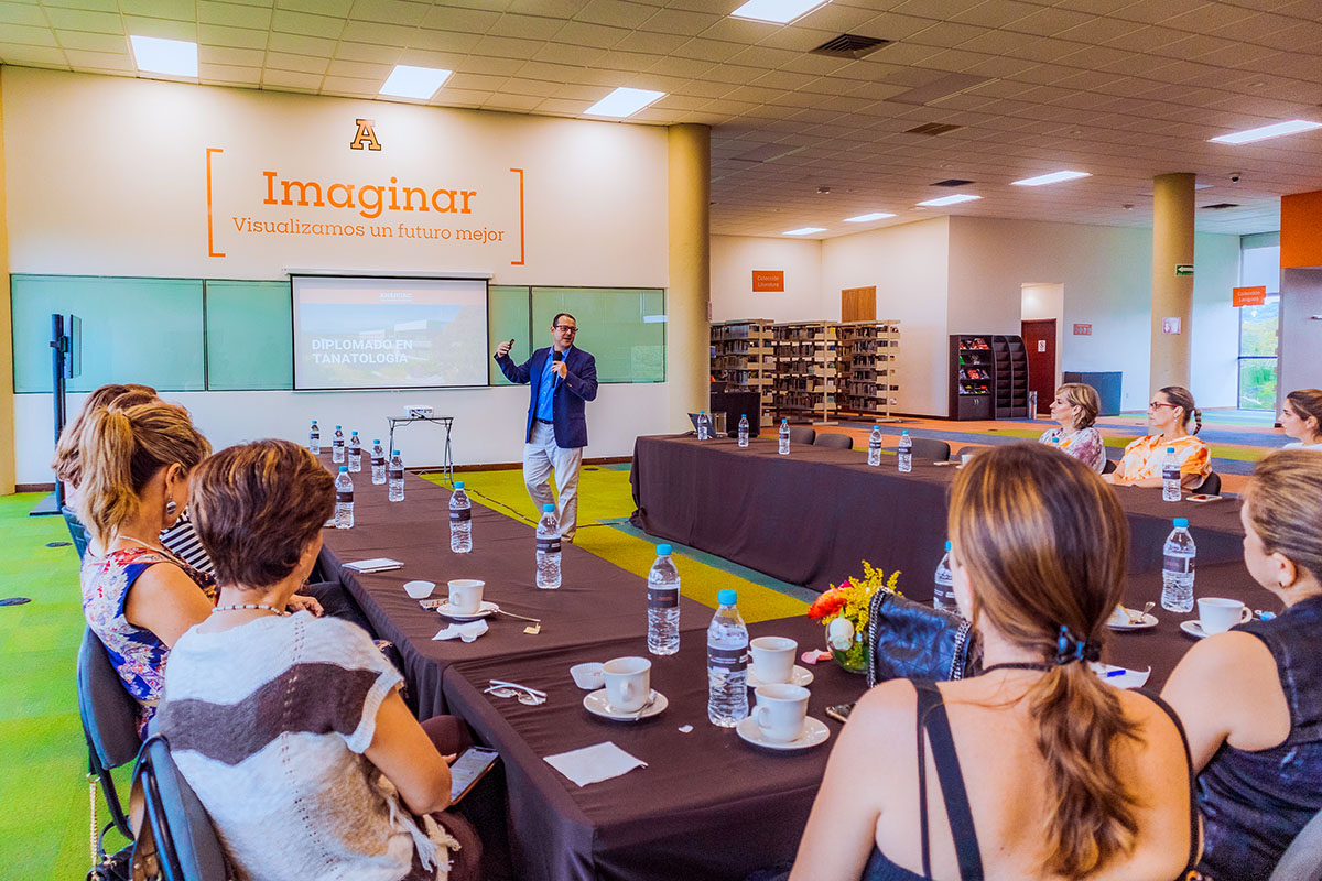 1 / 7 - Tarde de Café del Diplomado en Tanatología 1 / 7 - Tarde de Café del Diplomado en Tanatología