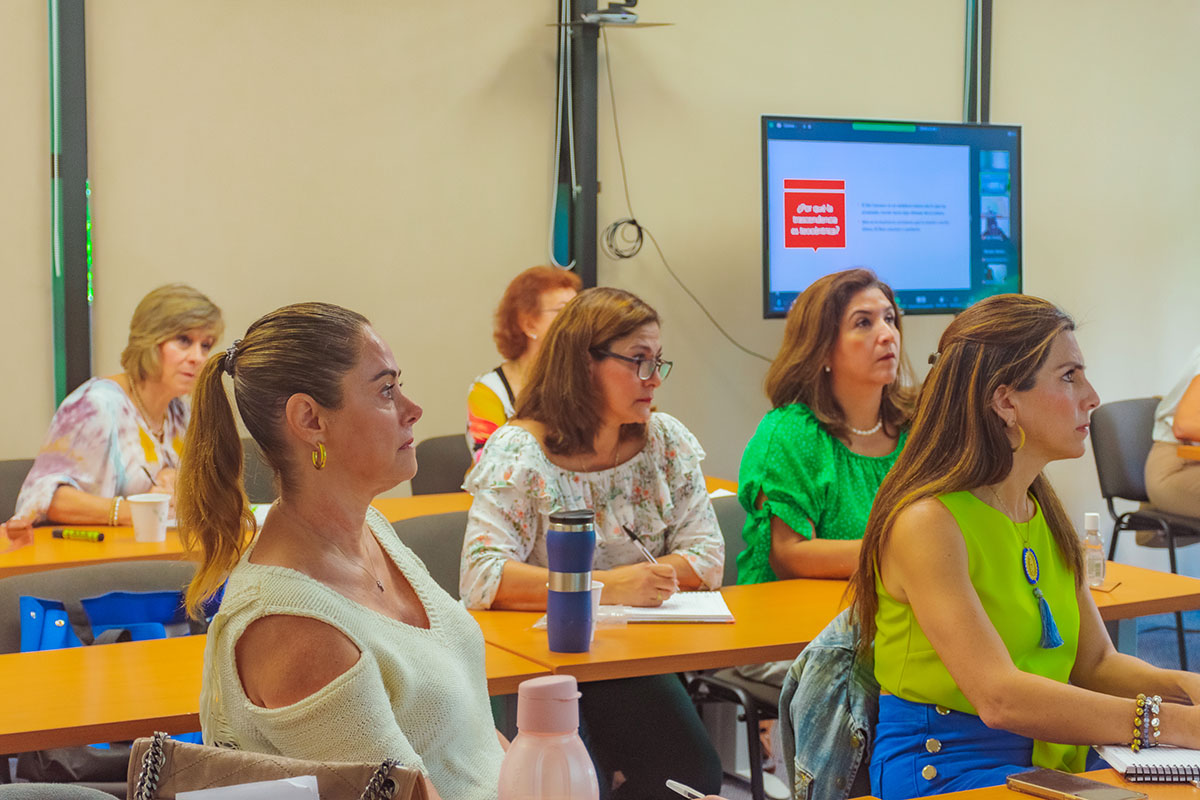 6 / 10 - Da Inicio el Exitoso Diplomado en Tanatología 6 / 10 - Da Inicio el Exitoso Diplomado en Tanatología