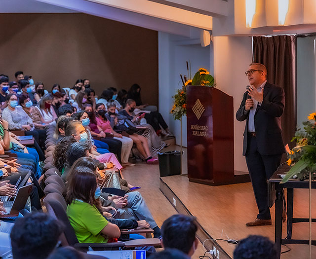 Develación de Placa Santander y Conferencia Magistral