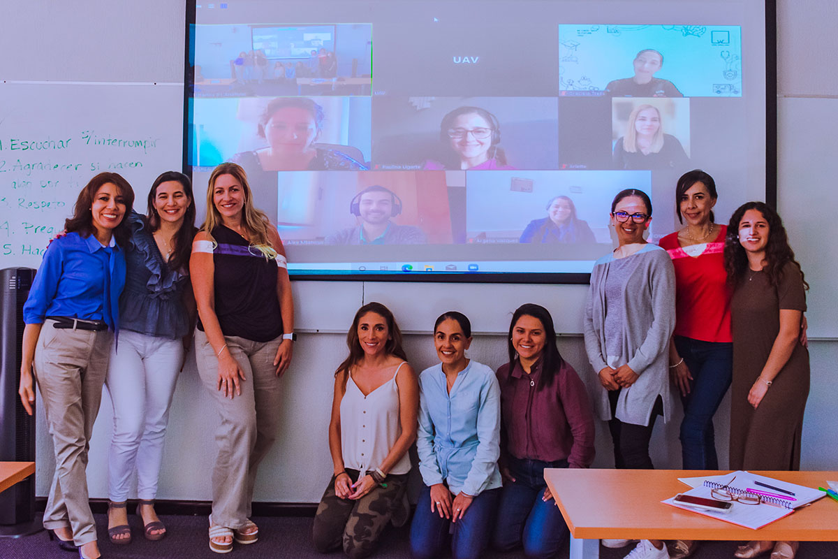 4 / 4 - Bienvenida al Diplomado en Acompañamiento Integral del Adolescente 4 / 4 - Bienvenida al Diplomado en Acompañamiento Integral del Adolescente