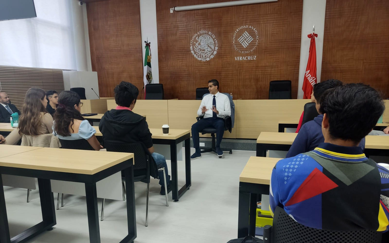 2 / 5 - Conferencia Internacional para Alumnos de Ingenierías 2 / 5 - Conferencia Internacional para Alumnos de Ingenierías