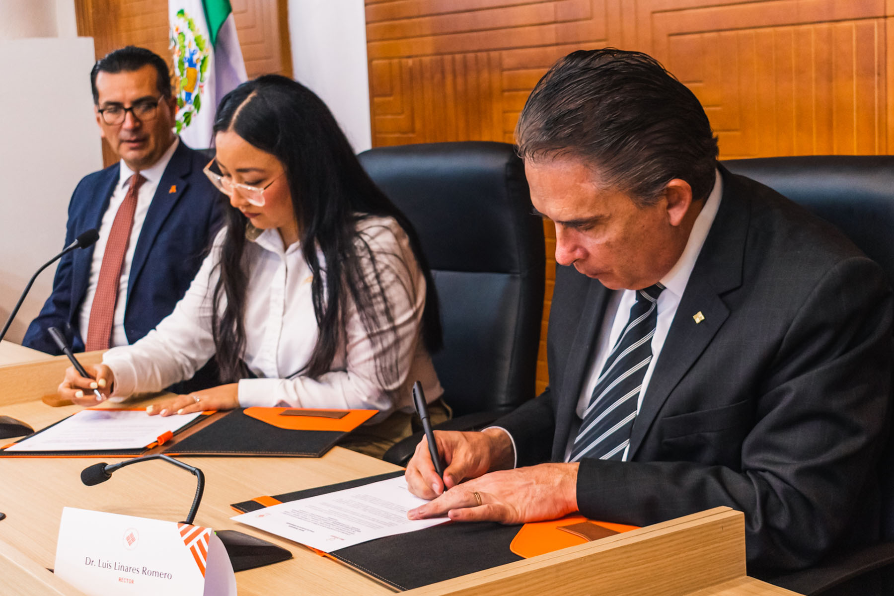 2 / 7 - Firma de Convenio con Grupo Pecuario San Antonio 2 / 7 - Firma de Convenio con Grupo Pecuario San Antonio