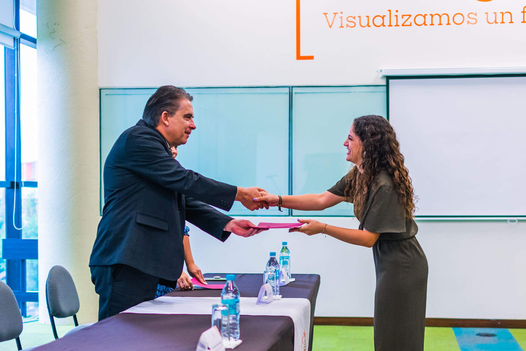 7 / 23 - Clausura de Diplomados de la Escuela de Psicología 7 / 23 - Clausura de Diplomados de la Escuela de Psicología