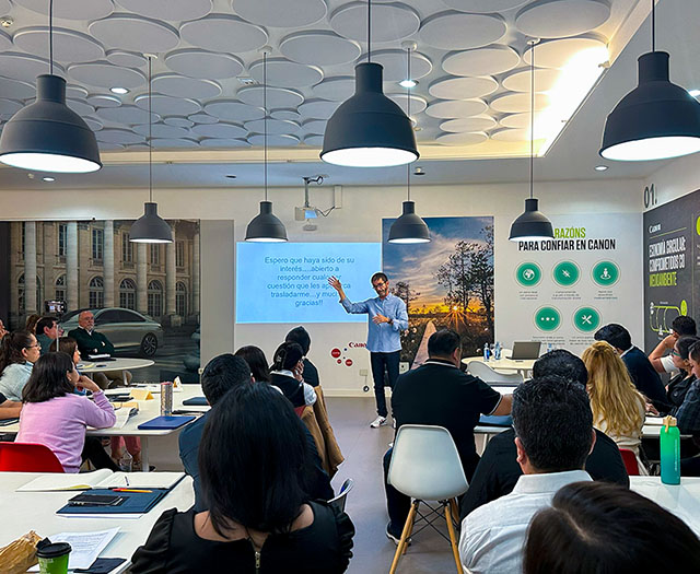 Estudiantes de Posgrado Concluyen Experiencia Única Enfocada al Sector Empresarial y Cultura en