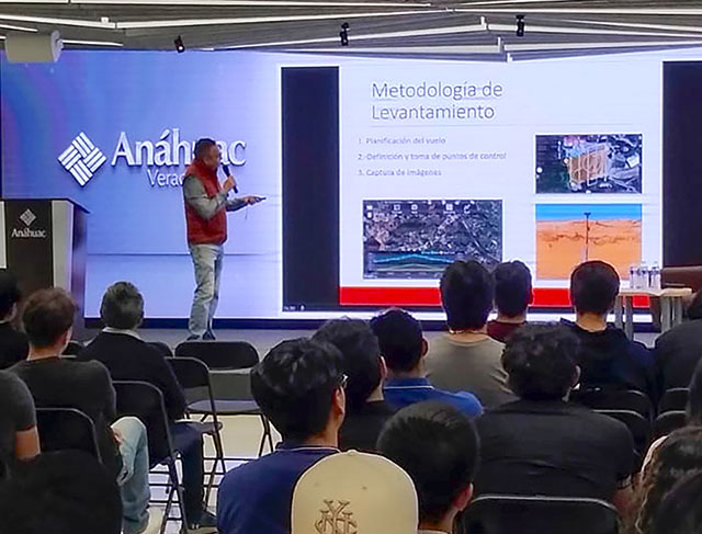 Éxito en la Primera Expo Topografía y Geotecnia