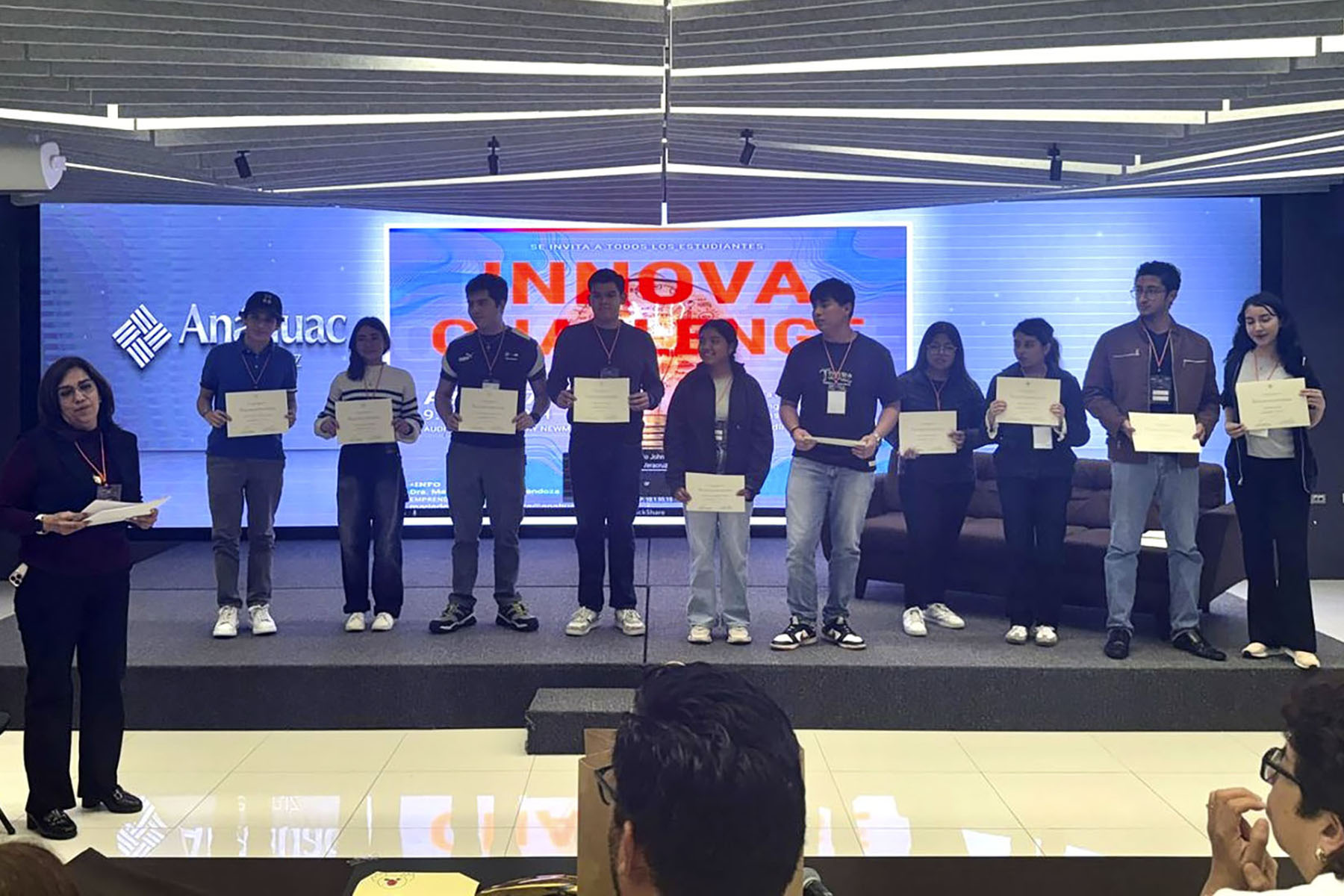18 / 18 - Innova Challenge 2025: Rugiendo Con Ideas Innovadoras 18 / 18 - Innova Challenge 2025: Rugiendo Con Ideas Innovadoras