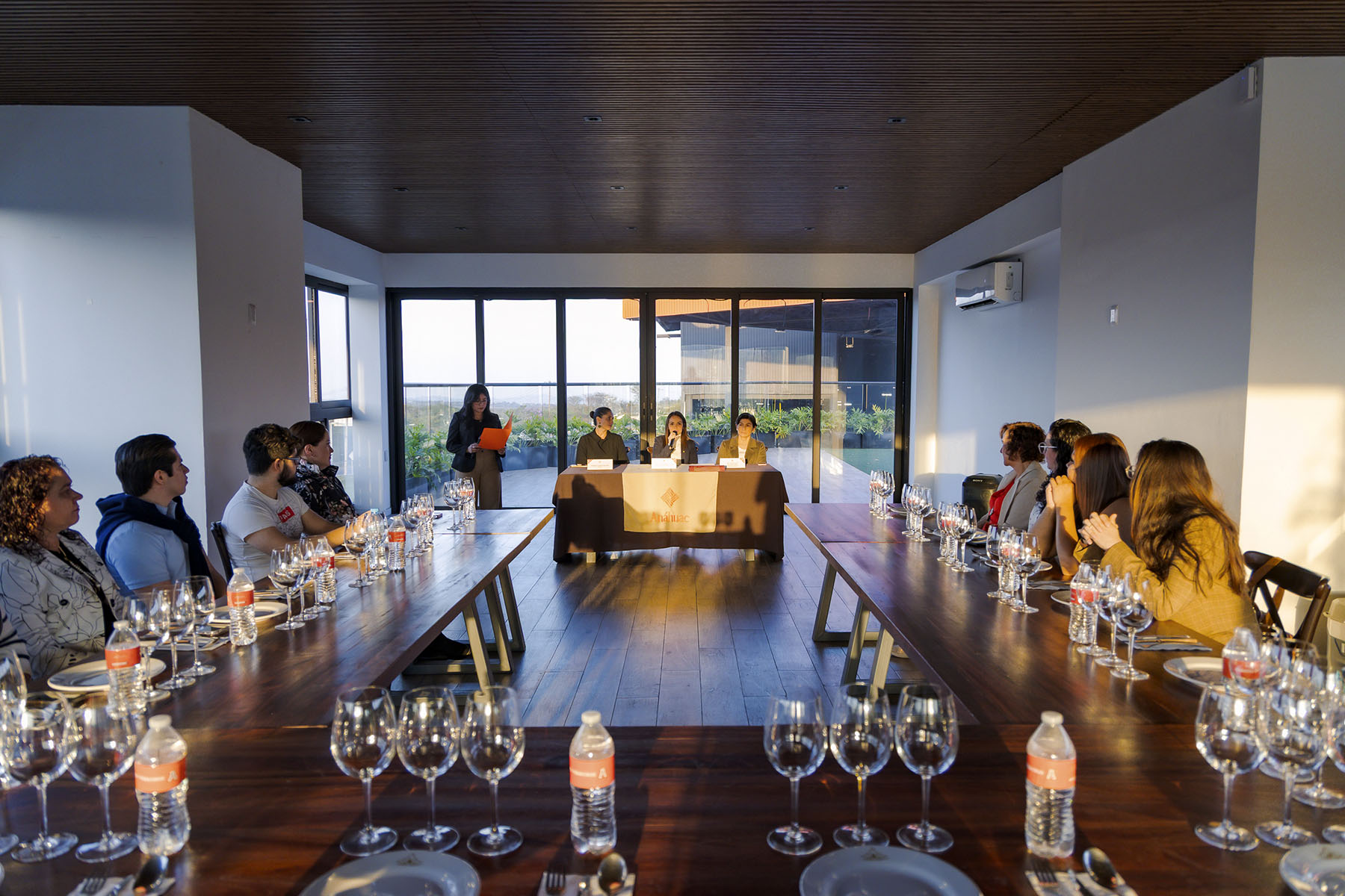 3 / 36 - Culmina con Éxito el Curso en Cultura y Cata de Vinos Españoles