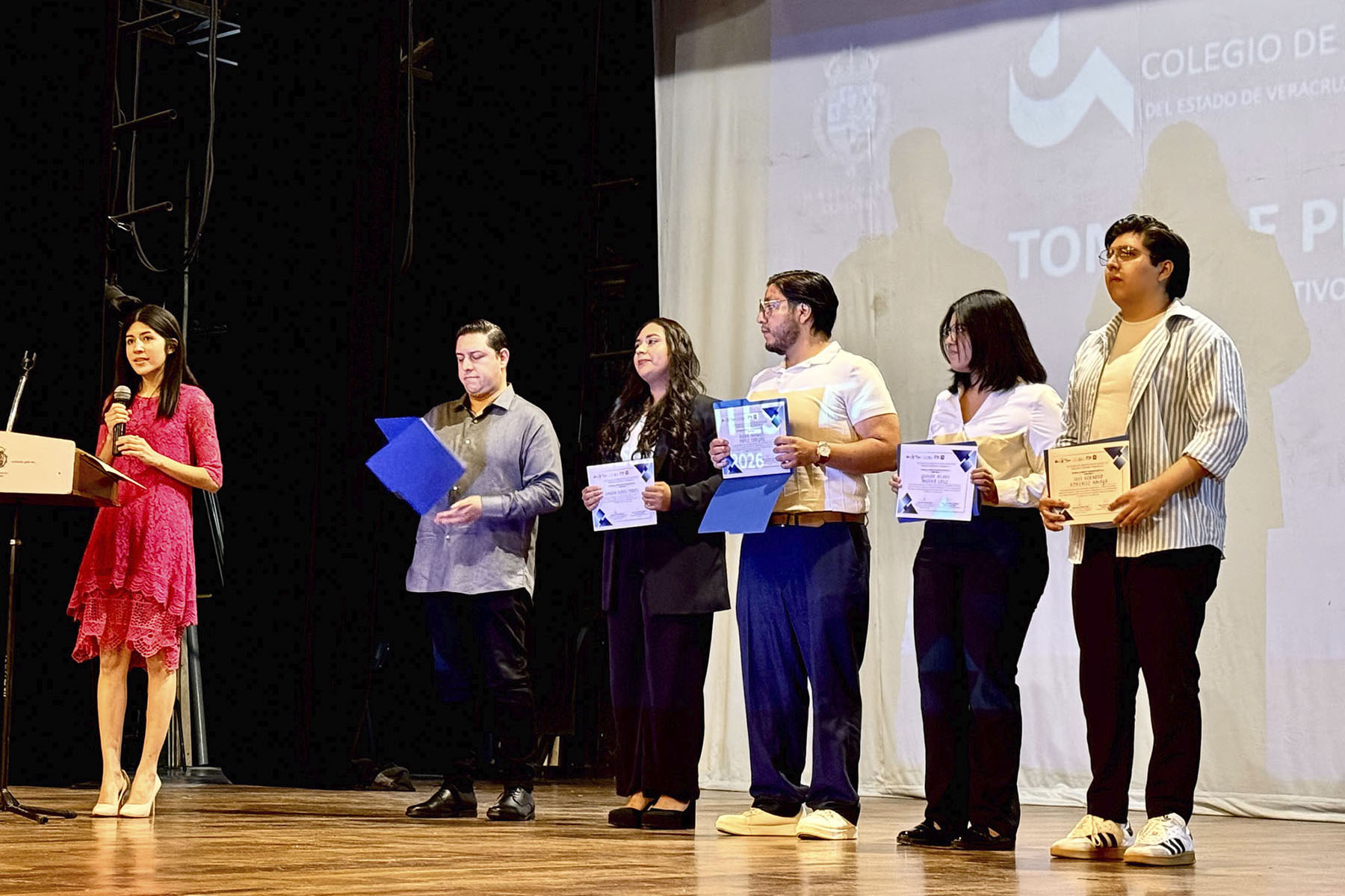 2 / 6 - Talento Anáhuac que Deja Huella: Estudiante Gana Concurso Estatal de Diseño 2 / 6 - Talento Anáhuac que Deja Huella: Estudiante Gana Concurso Estatal de Diseño
