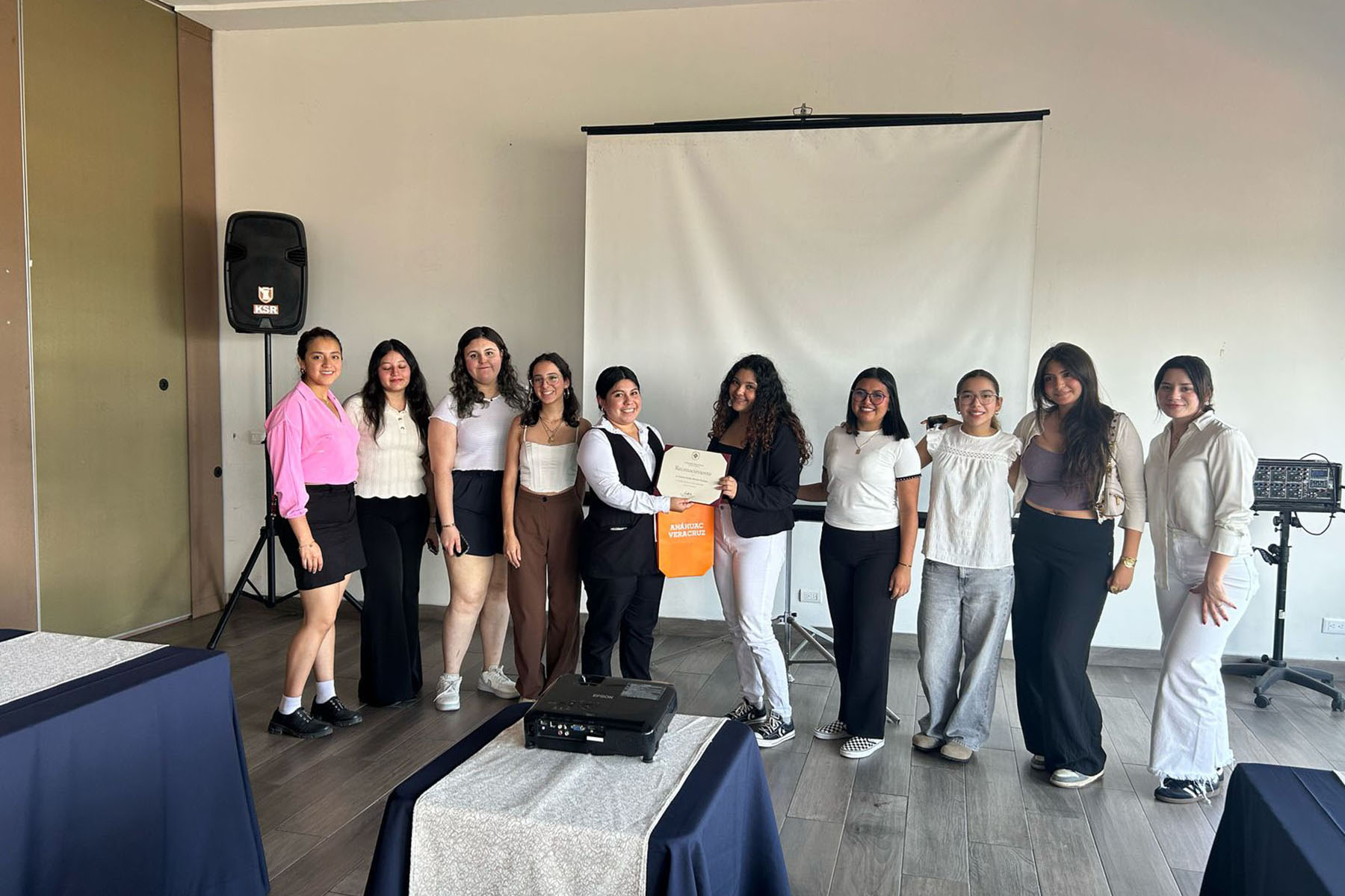 1 / 4 - Una Experiencia Práctica para los Estudiantes de Turismo Internacional 1 / 4 - Una Experiencia Práctica para los Estudiantes de Turismo Internacional