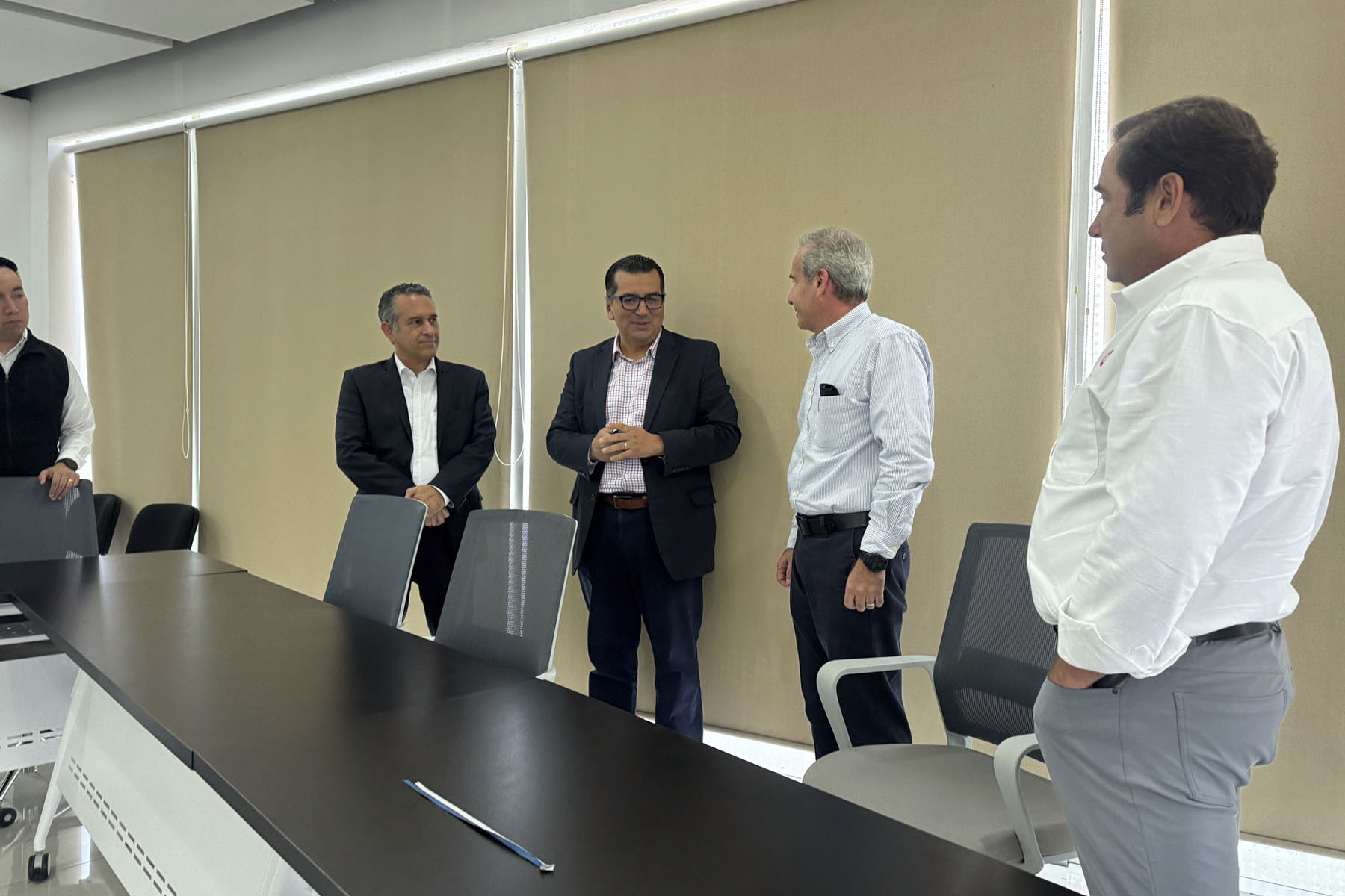 2 / 3 - Visita de la CMIC a la Escuela de Arquitectura Fortalece Vínculos con el Sector Profesional