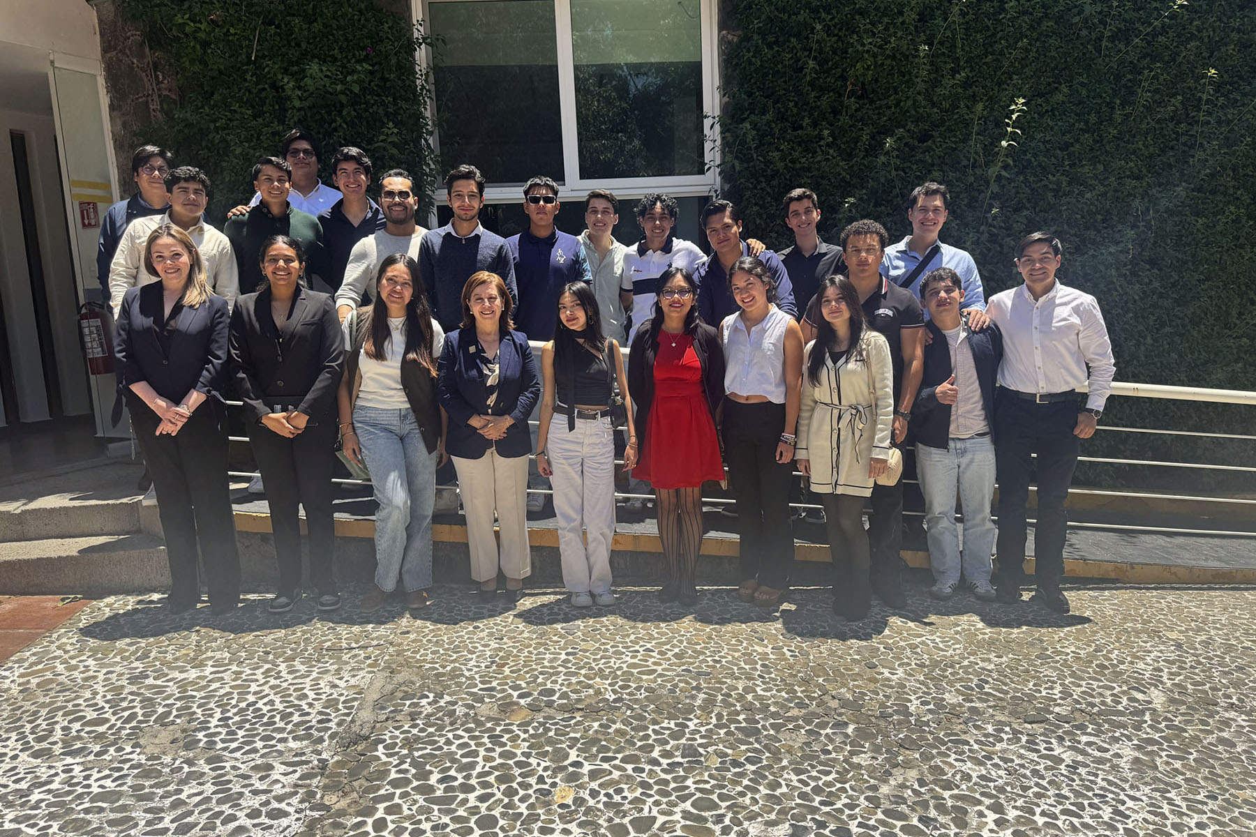 3 / 10 - Visitas Empresariales Actuaria 2025 3 / 10 - Visitas Empresariales Actuaria 2025