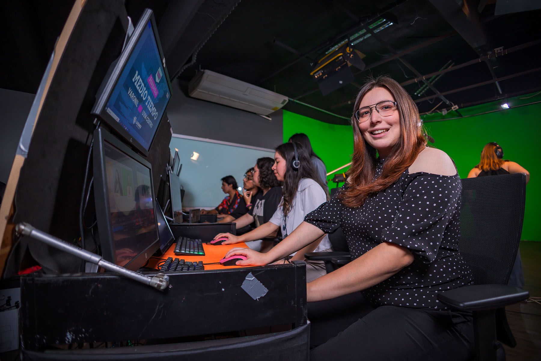 7 / 11 - Licenciatura en Comunicación