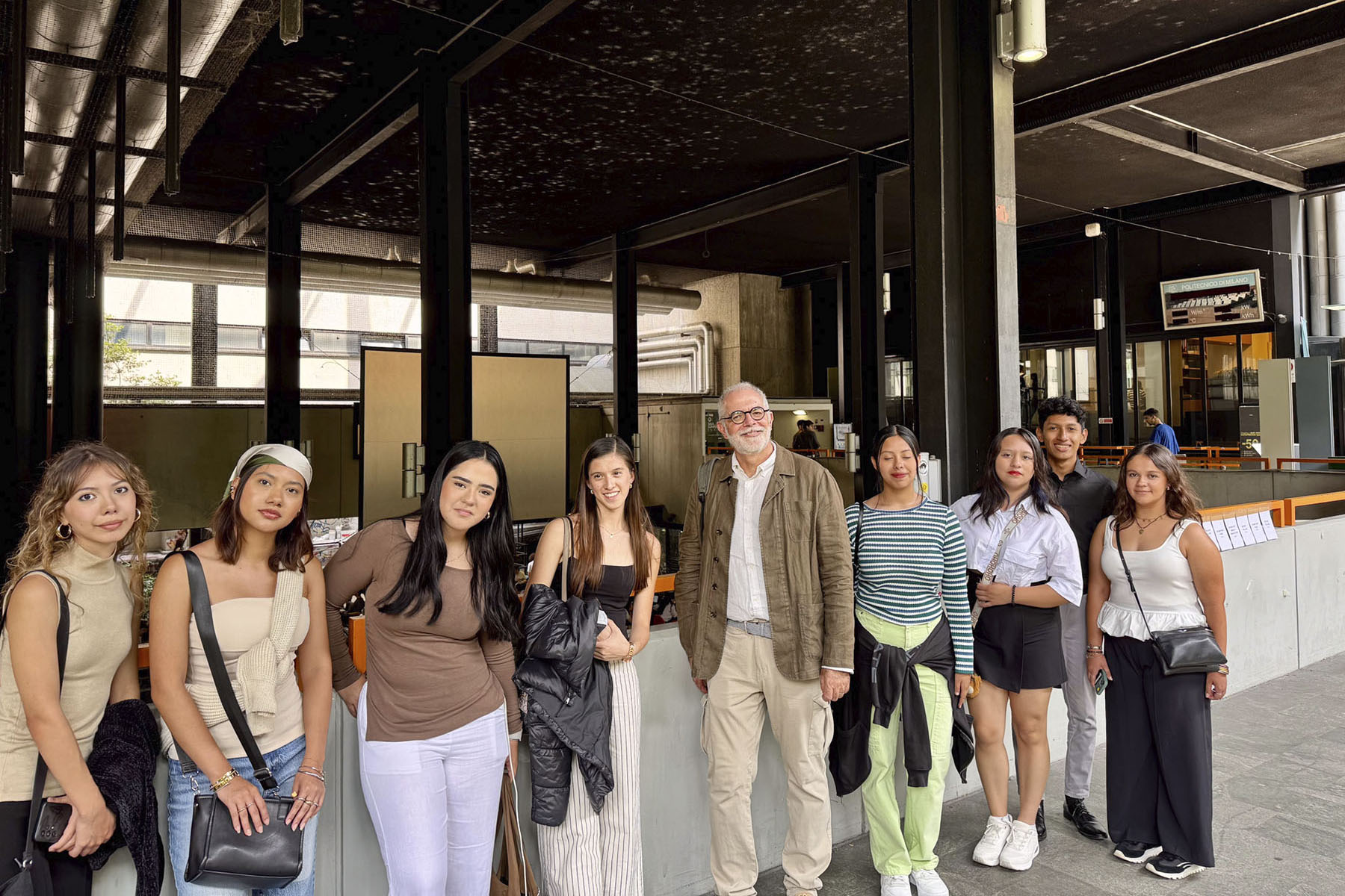 9 / 15 - La Escuela de Arquitectura Visita el Politécnico de Milán 9 / 15 - La Escuela de Arquitectura Visita el Politécnico de Milán
