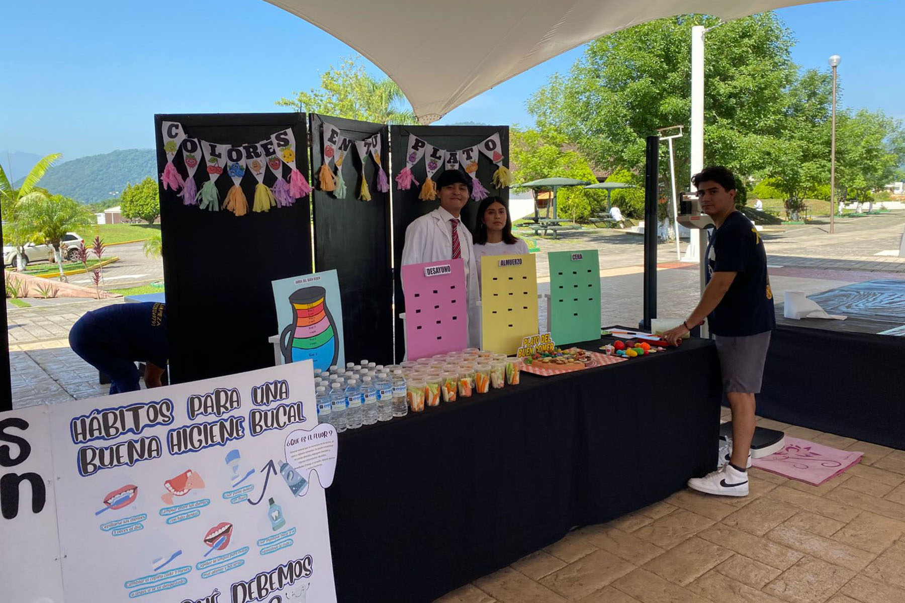 8 / 16 - La Escuela de Medicina Celebró la 3.ª Feria Binacional: Cuidando mi Salud Desde 8 / 16 - La Escuela de Medicina Celebró la 3.ª Feria Binacional: Cuidando mi Salud Desde
