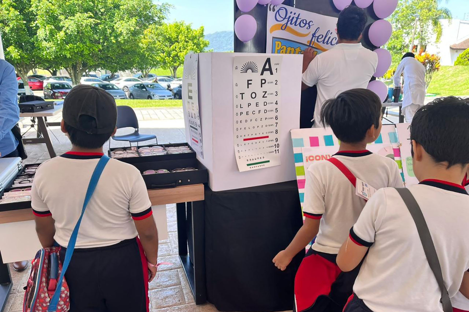 10 / 16 - La Escuela de Medicina Celebró la 3.ª Feria Binacional: Cuidando mi Salud Desde 10 / 16 - La Escuela de Medicina Celebró la 3.ª Feria Binacional: Cuidando mi Salud Desde