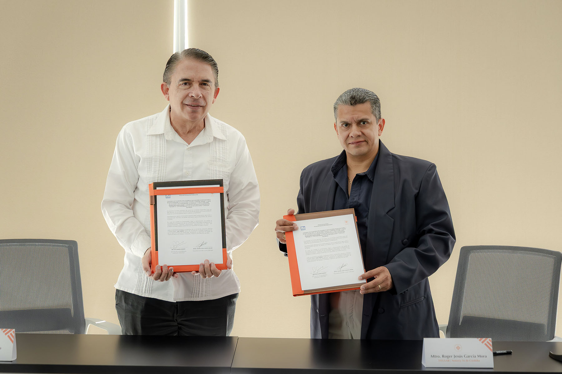 9 / 16 - Firma de Convenio de Colaboración con la Notaría 16 de Córdoba