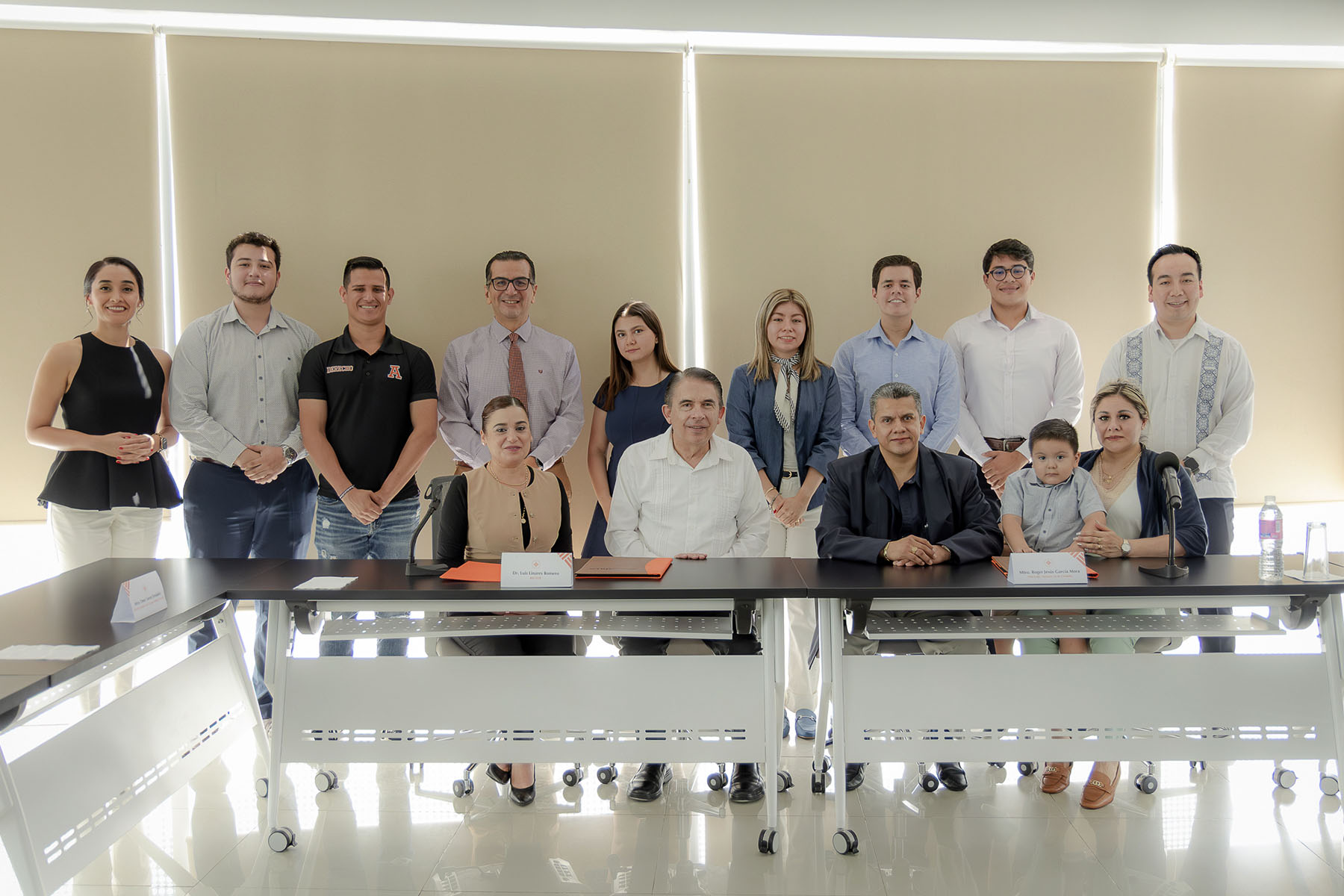 10 / 16 - Firma de Convenio de Colaboración con la Notaría 16 de Córdoba