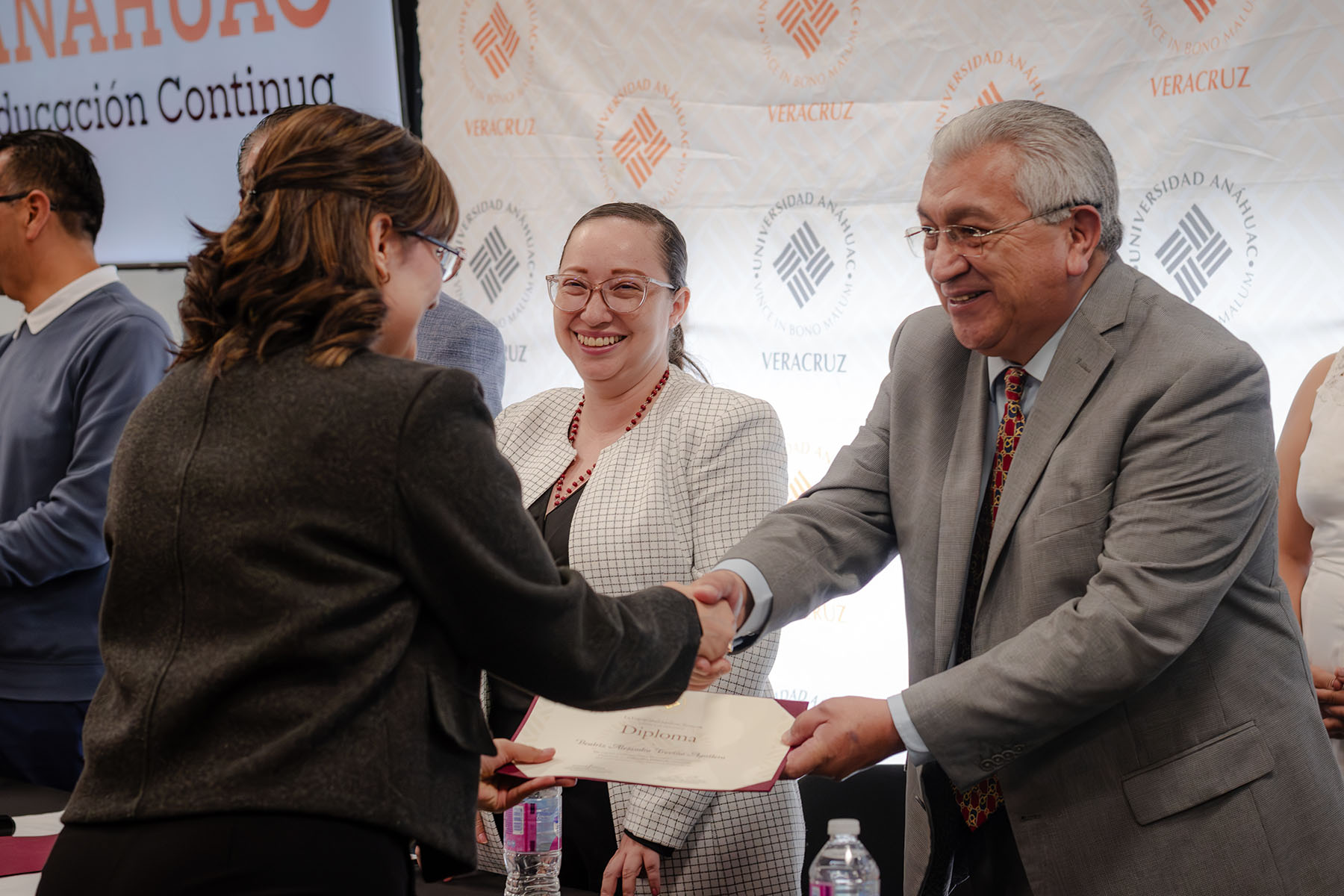 27 / 76 - Ceremonia de Clausura de Diplomados 27 / 76 - Ceremonia de Clausura de Diplomados